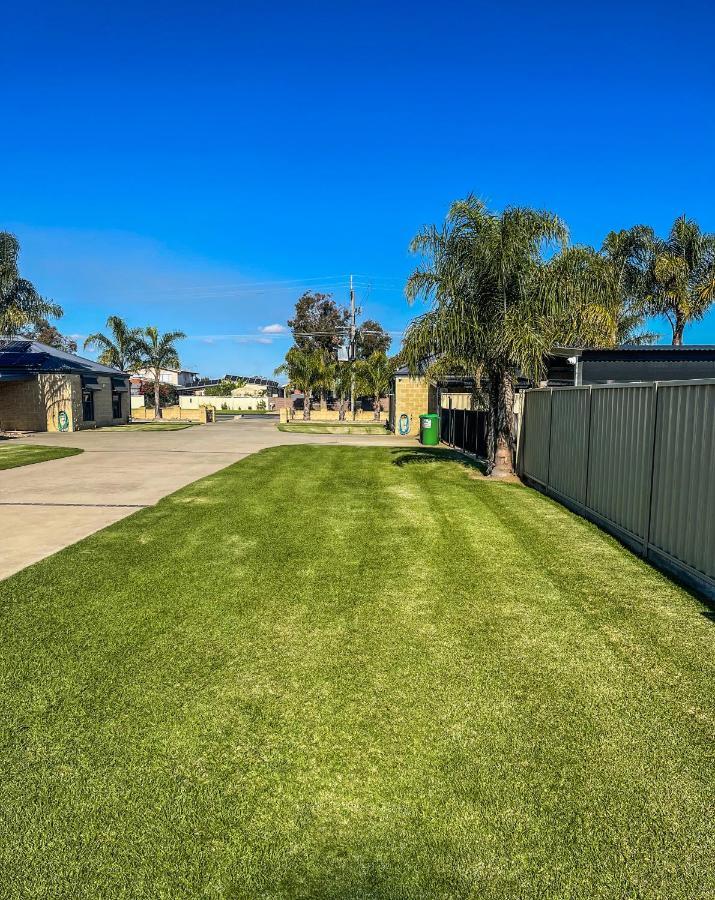 Dbj Holiday Units Mulwala Exteriér fotografie